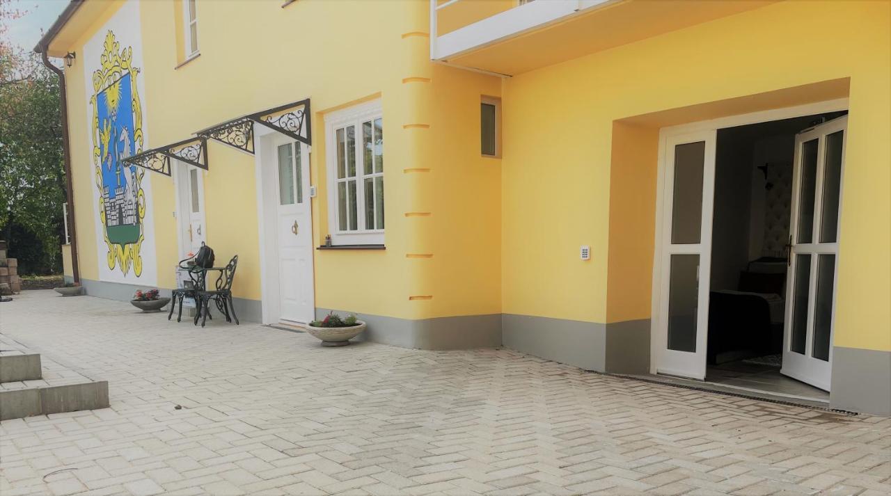 Villabaroque_Eger Luaran gambar