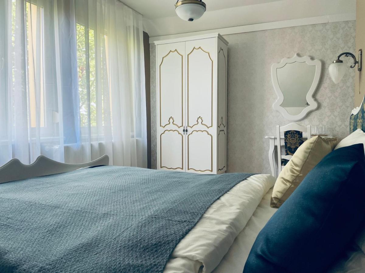 Villabaroque_Eger Luaran gambar