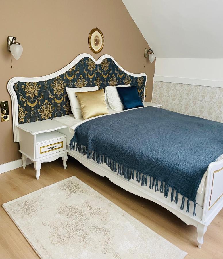 Villabaroque_Eger Luaran gambar