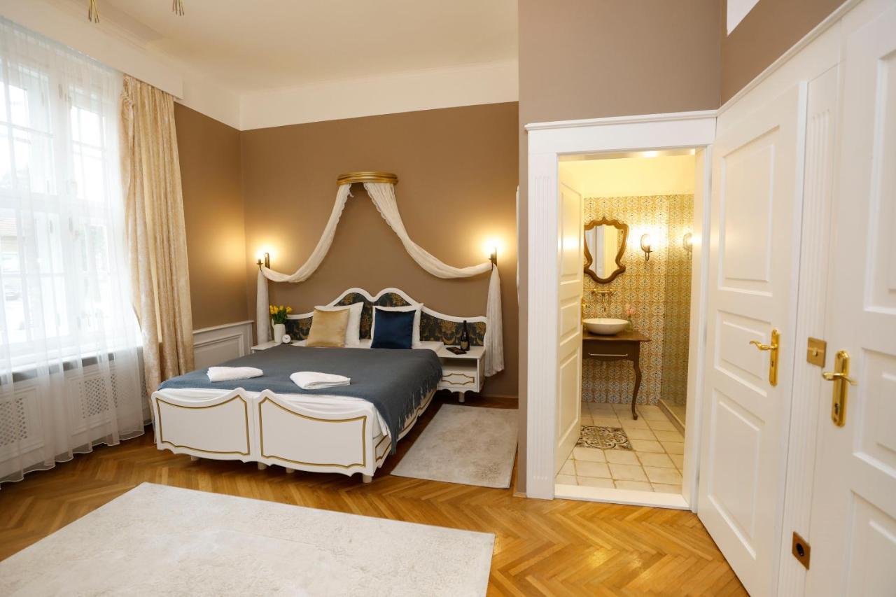 Villabaroque_Eger Luaran gambar