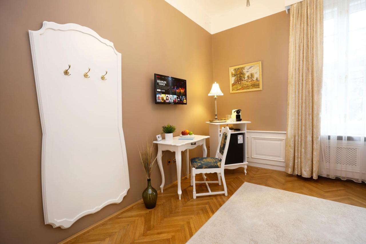 Villabaroque_Eger Luaran gambar
