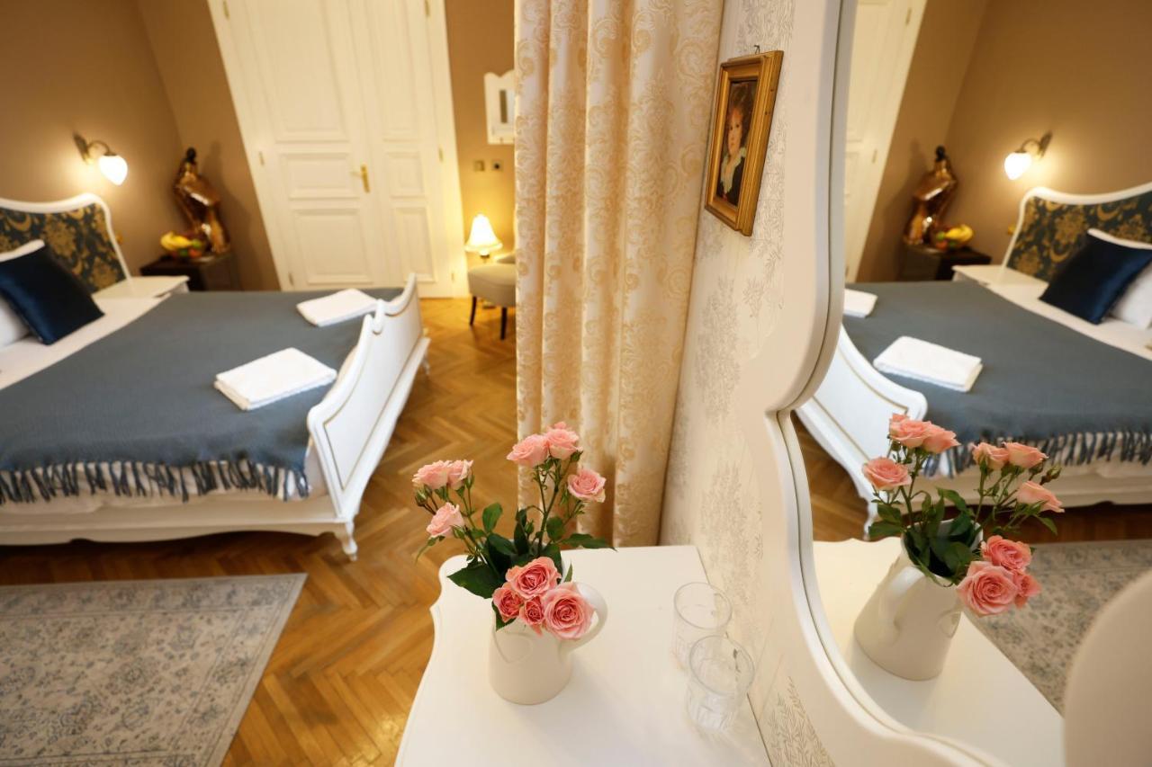 Villabaroque_Eger Luaran gambar