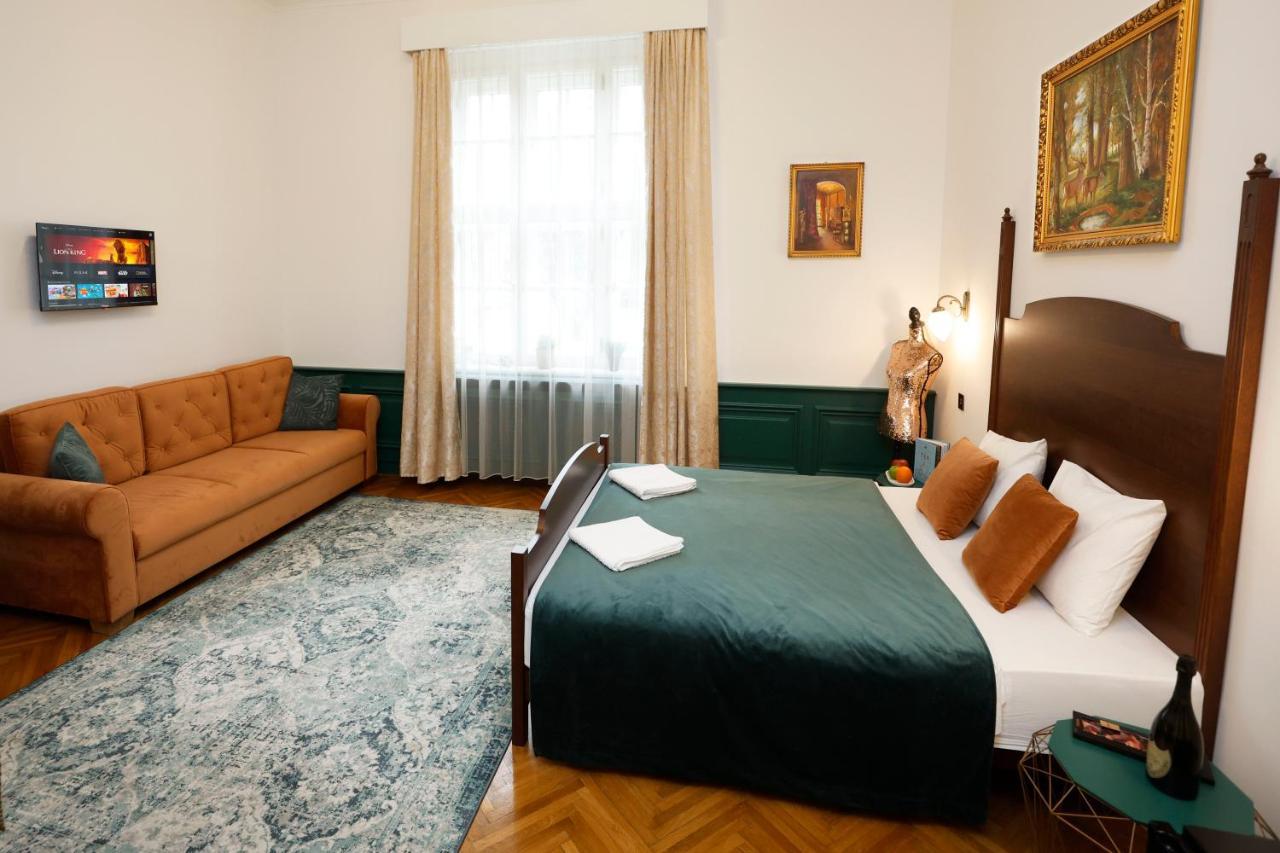 Villabaroque_Eger Luaran gambar