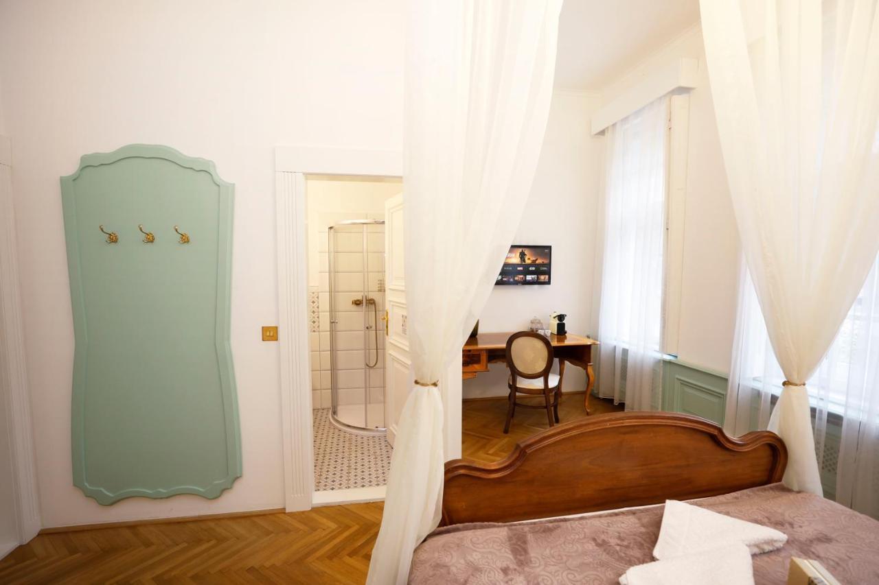Villabaroque_Eger Luaran gambar